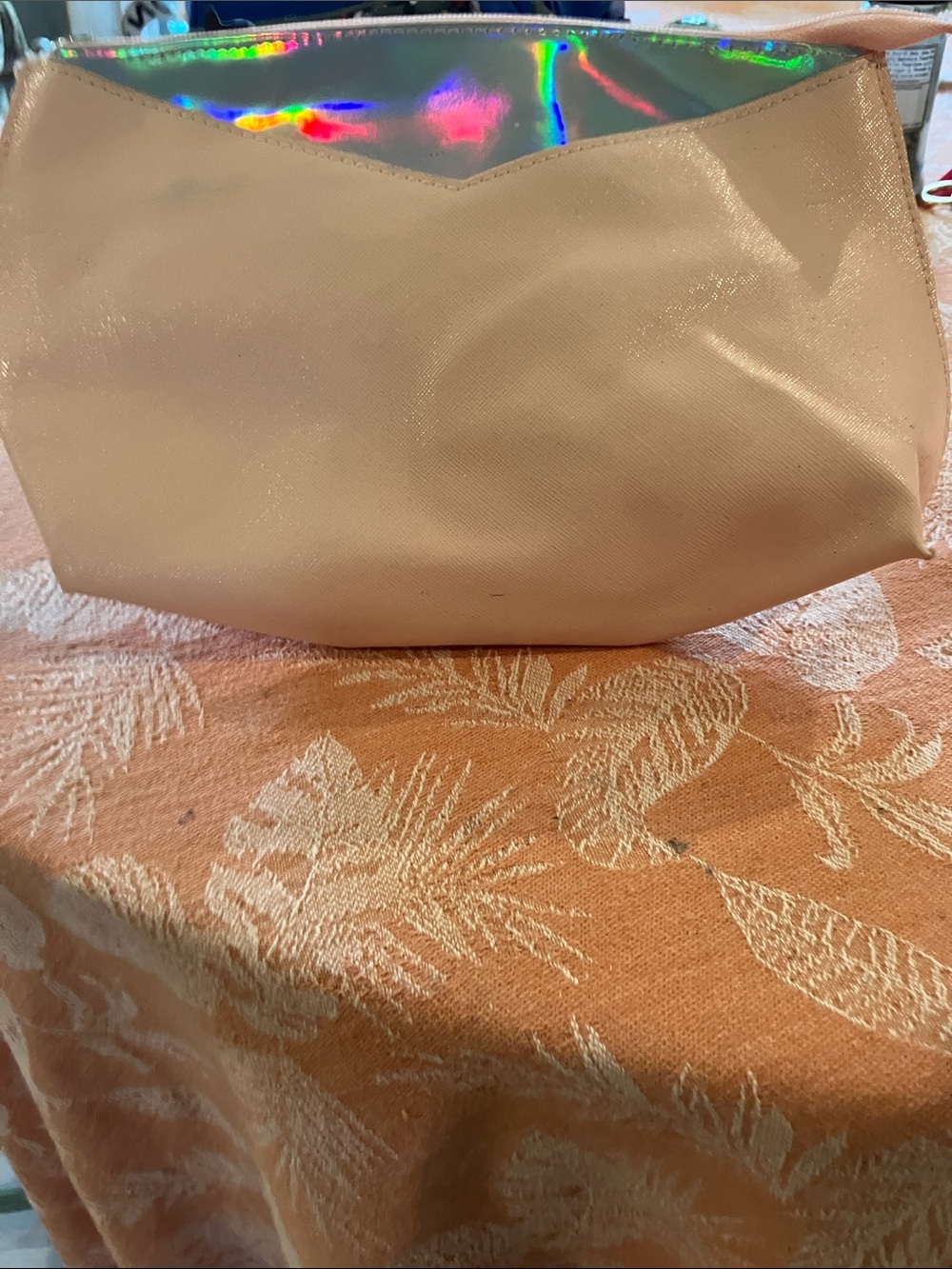Elizabeth Arden Pearl Beige Cosmetic Pouch with Iridescent Trim